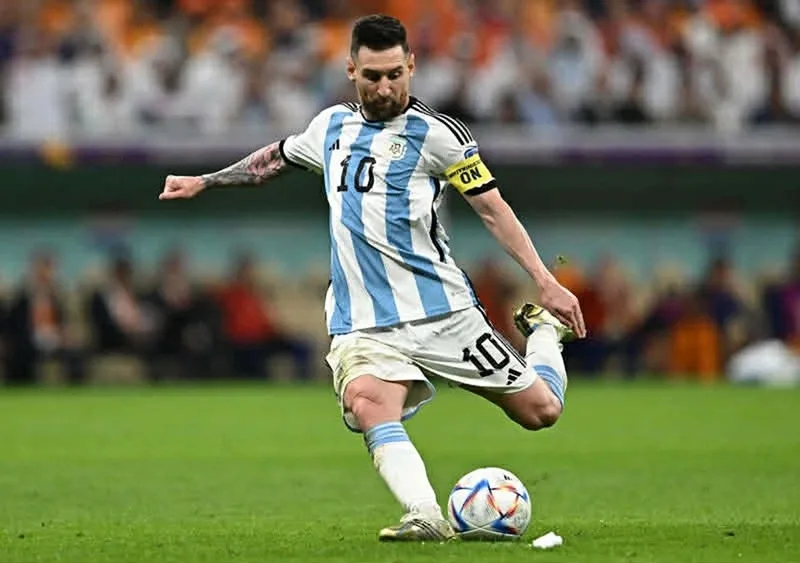 Bàn thắng xa nhất của Messi: Kỷ lục sút xa khó tin trong sự nghiệ