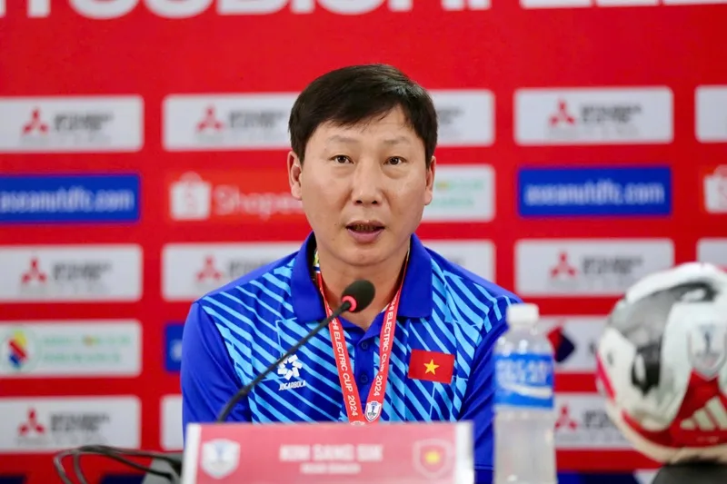 Huấn luyện viên Kim Sang Sik: Tiểu sử và sự nghiệp